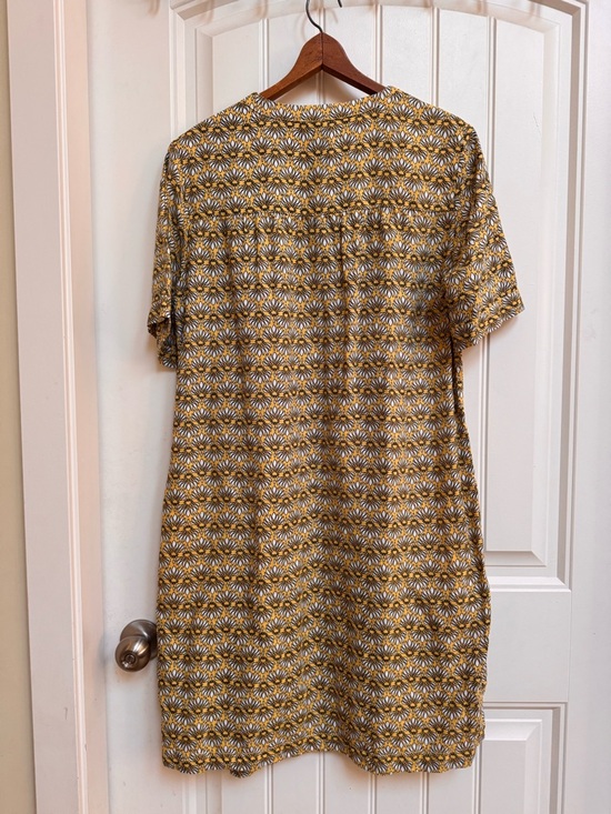 Olsen Butter Yellow Floral Linen Short Sleeve Shift Dress with Pockets. Size 10 - Picture 2 of 4
